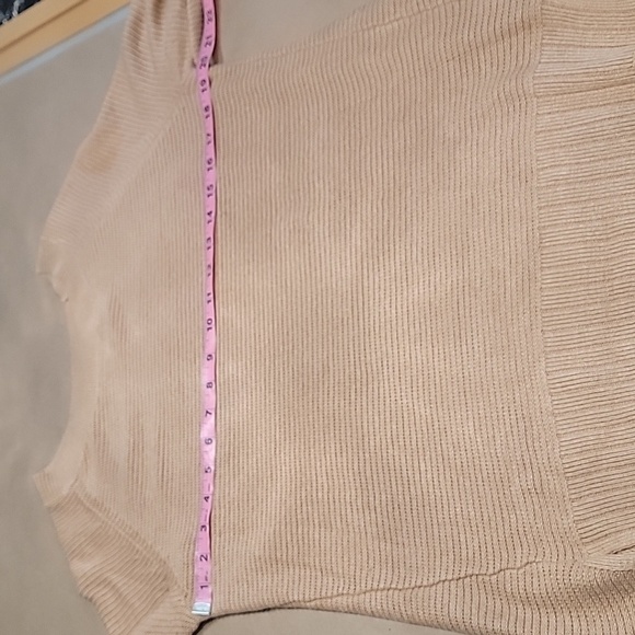Old Navy Size M Camel Colored Knit Tunic Sweater, High Low Hem, Split Side Seams - Picture 7 of 12